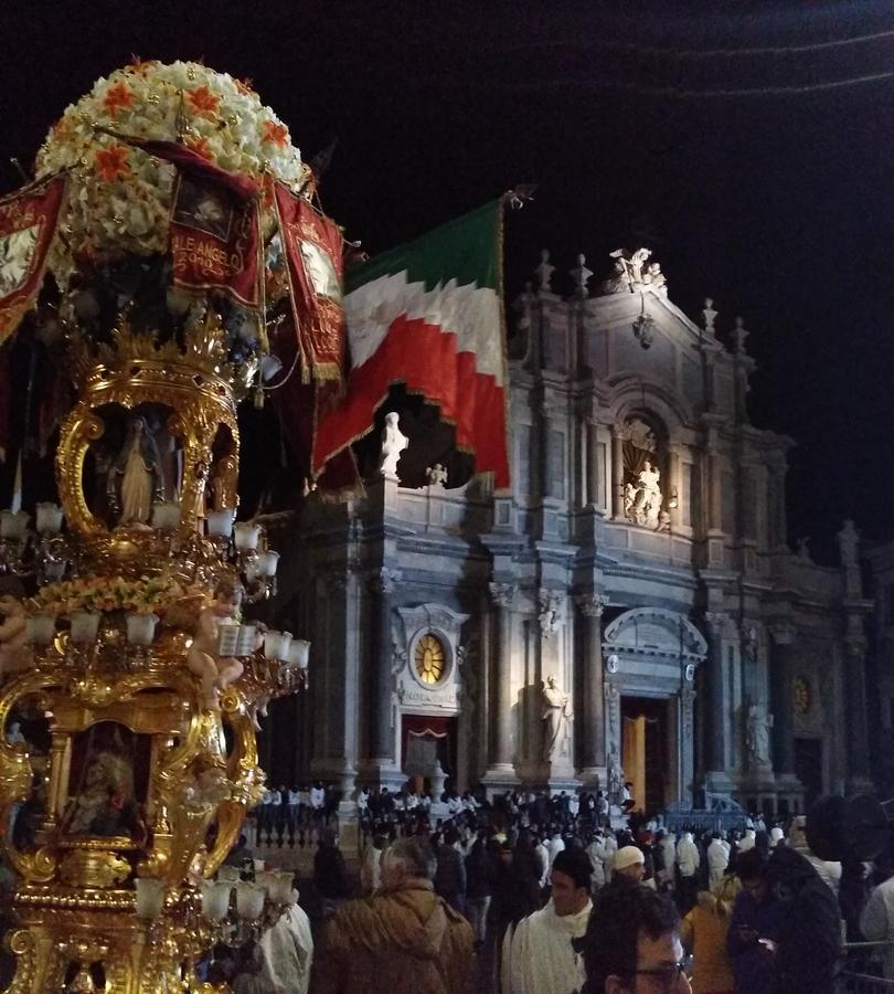 B&B Sicily Luxury Катания Экстерьер фото